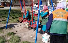 Фото 28: На території Львова проводять миття і дезінфекцію дитячих майданчиків