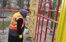 Фото 5: Комунальні служби дезінфікують місто: миють вулиці, тротуари, зупинки транспорту, сходові клітки будинків