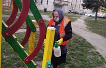 Фото 49: Комунальні служби дезінфікують місто: миють вулиці, тротуари, зупинки транспорту, сходові клітки будинків