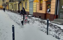 Фото 56: На вулицях Львова працює більше 50 одиниць снігоприбиральної техніки