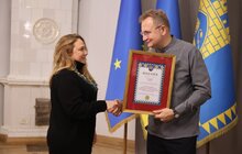Фото 1: Актори, культурні менеджери, бібліотекарі: два десятки діячів культури отримали відзнаки від міста