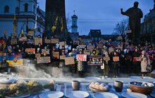 Фото 1: У Львові рідні військових, що у полоні, організували щемливі акції