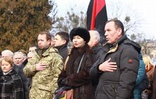 Фото 1: Львів’яни вшанували Героїв Небесної Сотні на Личаківському кладовищі