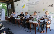 Фото 1: Панельна дискусія «Як зробити так, щоб цього разу в України вийшло»