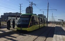 Фото 1: Від сьогодні трамвай №8 курсує до Санта-Барбари