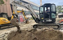 Фото 1: Другий етап реконструкції вул. Залізничної: триває влаштування підземних комунікацій