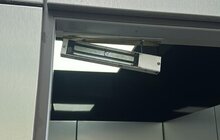Фото 1: Вандали, які нищать нову вбиральню в центрі Львова, завдали збитків на понад 75 тисяч гривень (фото/відео)