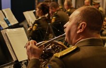 Фото 1: У львівських трамваях та тролейбусах лунатимуть колядки у виконанні оркестрів військових та рятувальників