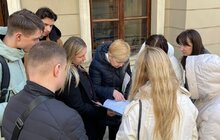 Фото 1: Заклади гостинності в історичній частині міста перевіряють на доступність для маломобільних людей