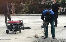 Фото 1: У Львові триває демонтаж самобуду біля ODEONу