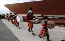 Фото 8: На Меморіалі Героїв Небесної Сотні курсанти Львівського ліцею Героїв Крут підняли національний стяг