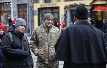 Фото 1: У Львові запустили безкоштовні екскурсії для військових, що лікуються у місті (відео)