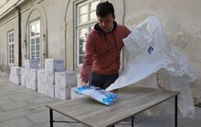 Фото 1: Львів отримав тисячу костюмів біологічного та хімічного захисту (відео)