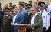 Фото 35: У Львові відбулись урочистості з нагоди Дня поліції та посвячення в захисники правопорядку випускників університету внутрішніх справ