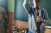 Фото 3: Збройні (не) розваги: учнів та вчителів Львова навчають правил поводження зі зброєю та самозахисту