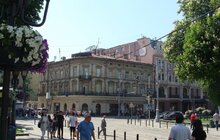 Фото 3: Металева конструкція на «Гранд Готелі» встановлена самовільно: власнику надіслано лист щодо демонтажу