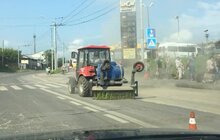Фото 10: До прибирання міста від негоди залучено 1790 осіб та 33 одиниці техніки