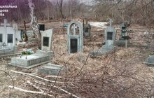 Фото 6: У Львові прибирають діючі цвинтарі: із Голосківського кладовища вивезли 10 вантажівок сміття