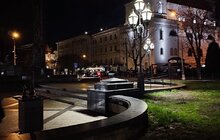 Фото 1: На пр. Свободи відреставрували 12 історичних опор вуличного освітлення