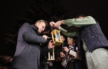Фото 5: У Львові засвітили центральну міську ялинку, а також передали громаді міста Вифлеємський вогонь миру