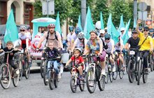 Фото 1: «Кручу педалі, щоб вони жили»: Львів подвоїв зібрану суму — на лікування дітей скерують 1,8 млн грн (фото)