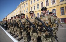 Фото 10: Вітаючи випускників Академії сухопутних військ, Андрій Садовий запропонував вже впровадити стандарти НАТО в Україні