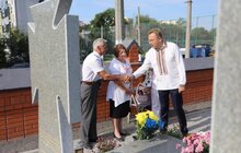 Фото 10: День Незалежності розпочався з молитви на Личаківському кладовищі