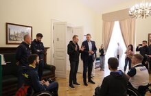 Фото 1: Мер Львова зустрівся з паралімпійським чемпіоном та призерами Ігор Нескорених