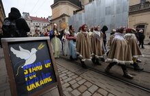 Фото 17: У Львові встановили чотирьохметрового різдвяного дідуха