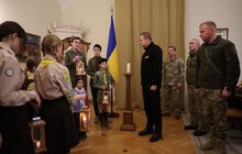 Фото 6: Львівські пластуни передали місту Вифлеємський вогонь миру