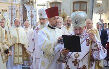 Фото 3: На фасаді храму Преображення відкрили меморіальну таблицю до 30-річчя виходу УГКЦ з підпілля