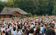 Фото 1: На День Незалежності до Шевченківського гаю у Львові завітало понад 3 тис. людей