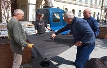 Фото 8: На вул. Л. Українки відремонтували тротуар та висаджують клени