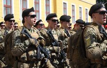 Фото 23: Вітаючи випускників Академії сухопутних військ, Андрій Садовий запропонував вже впровадити стандарти НАТО в Україні