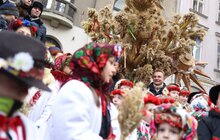 Фото 18: У переддень Різдва у Львові встановили Різдвяного Дідуха