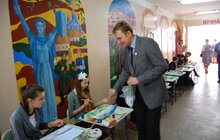 Фото 5: Школярам міста Суми подарували 60 книг львівських видавництв