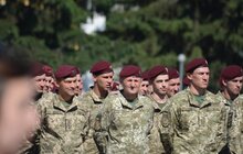 Фото 13: У Львові привітали й відзначили військових 80-ї десантно-штурмової бригади, які повернулися з передової