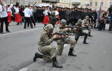 Фото 18: «Вам треба дуже добре вчитись, здобувати свій фах, жити за тою присягою, яку ви приймали», - А. Садовий ліцеїстам ім. Героїв Крут