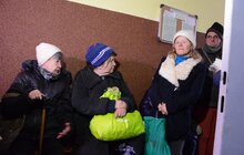 Фото 8: Помилися, поїли, отримали одяг і допомогу: місто знову організувало масштабний захід для безхатьків