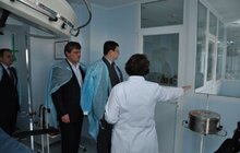 Фото 9: О. Квіташвілі ознайомився з роботою пологового будинку №1 