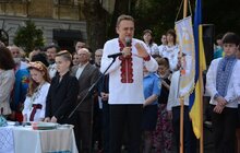 Фото 15: У школах міста урочисто святкують закінчення навчального року