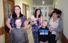 Фото 4: Відомий пластичний хірург із Німеччини Клаус Екснер знову консультує та оперує дітей зі всієї України у Львові