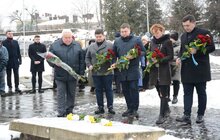 Фото 9: У Львові запаленням лампадок, покладанням квітів та молитвою вшанували жертв Голокосту