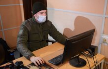 Фото 14: Учні 9-11 класів навчаються стрільбі та домедичної допомоги в інструкторів Нацгвардії