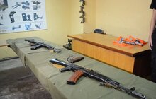 Фото 25: Учні 9-11 класів навчаються стрільбі та домедичної допомоги в інструкторів Нацгвардії