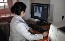 Фото 1: А. Садовий про новий рентгенапарат: «Він дає можливість набагато краще оцінити ситуацію, поставити правильний діагноз і почати лікування»