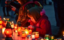 Фото 12: Свічки у центрі Львова - пам'ятаємо про жертв голодоморів