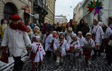 Фото 4: Різдвяного Дідуха встановили у Львові в переддень Різдва