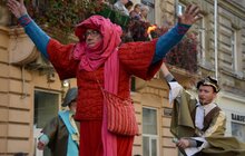 Фото 9: Карнавальною ходою у Львові розпочався «Золотий Лев на вулиці – 2017»