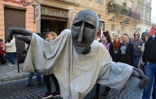 Фото 17: Карнавальною ходою у Львові розпочався «Золотий Лев на вулиці – 2017»